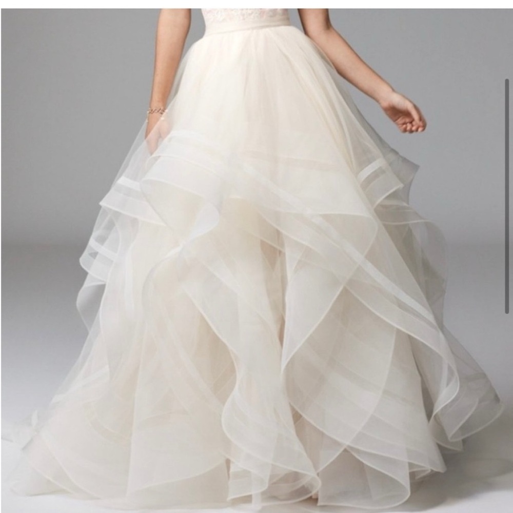 W too Elegant Women's Wedding Skirt size 4